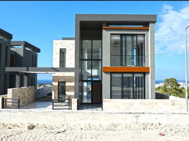 4+1 Villa mit Panoramablick auf das Meer in Alsancak, Kyrenia