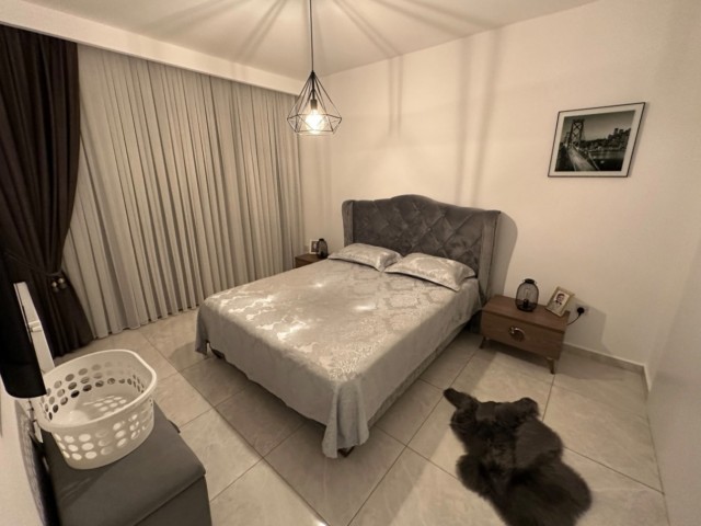 Girne'de eşyalı 4+1 havuzlu villa