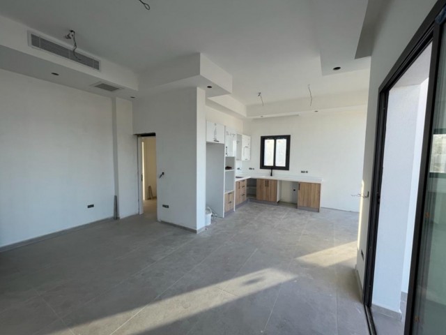 Plaja Yürüme Mesafesinde Mükemmel Ötesi 2+1 Penthouse