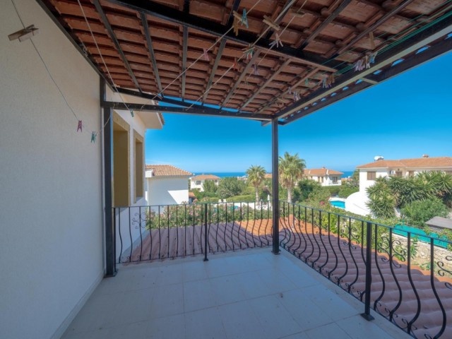 4+1 villa with panoramic sea and mountain views in Arapköy, Girne