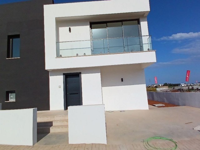 3+1 opportunity villa with pool ready for delivery in Yeniboğaziçi (Corner)