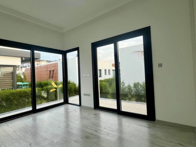 Yeniboğaziçinde satılık 3+1 havuzlu bungalow