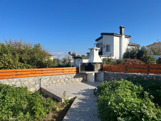 4-Zimmer charmante villa mit Meer und Meerblick in Alsancak zu verkaufen