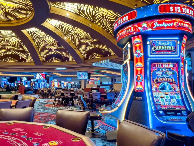Girne Merkez'de Satılık Casino İzinli 5 Yıldızlı Satılık Hotel