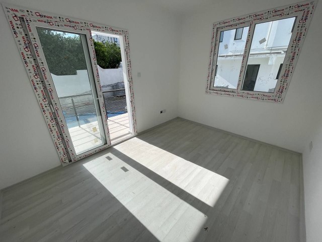 Opportunity 2+1 Flat for Sale in a Beautiful Location Close to the Main Road in Kyrenia Alsancak