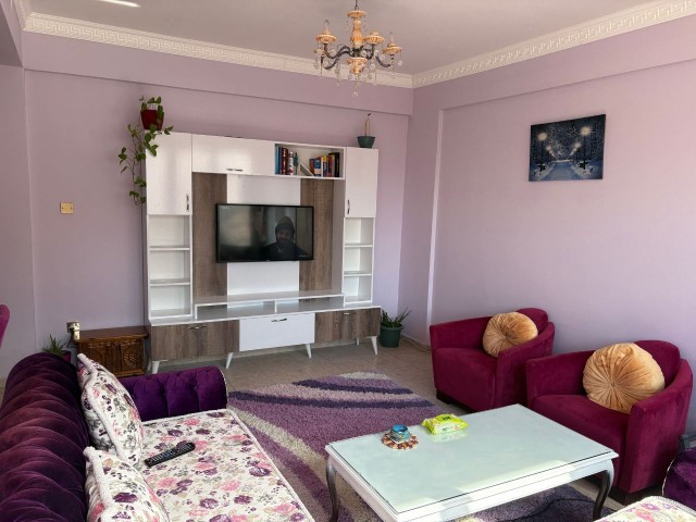 Girne Alsancak ta Satılık  full eşyalı 2+1 Daire