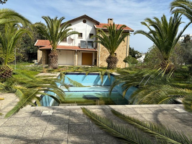4+2 Villa with a magnificent nature and sea view within 1500 square meters