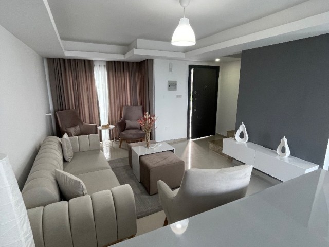 Zeytinlik 3+2 Deniz Manzaralı Triplex İkiz Ev