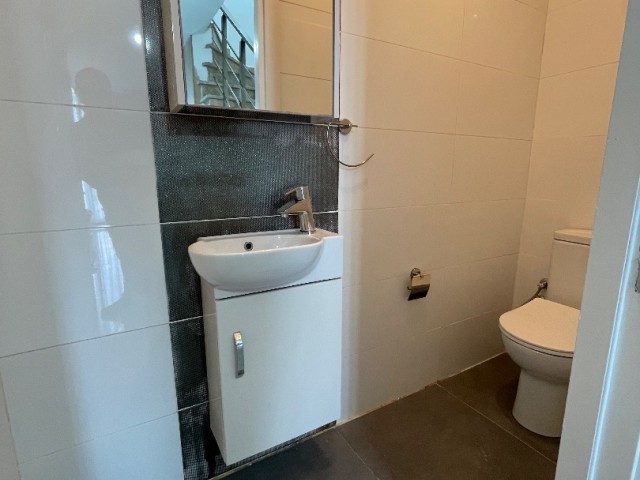 Zeytinlik 3+2 Deniz Manzaralı Triplex İkiz Ev