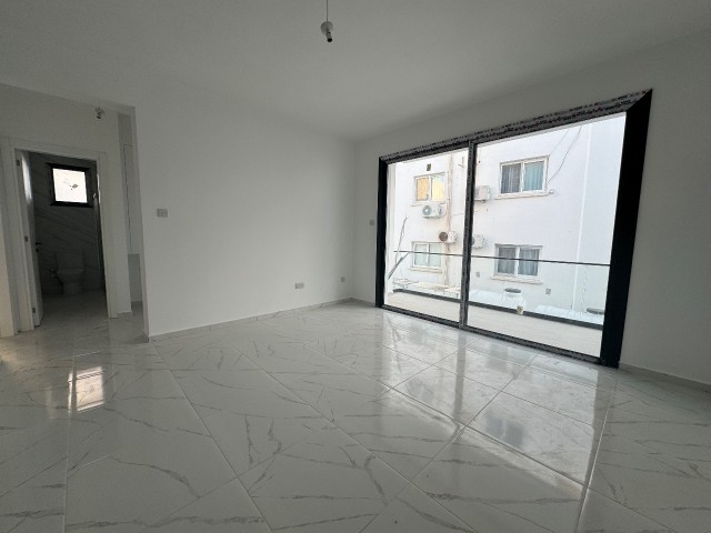 Kyrenia Alsancak Geräumige 2+1 Wohnung