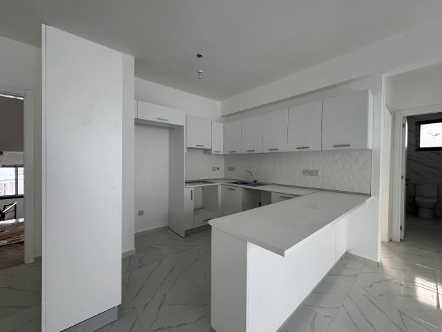 Kyrenia Alsancak Geräumige 2+1 Wohnung