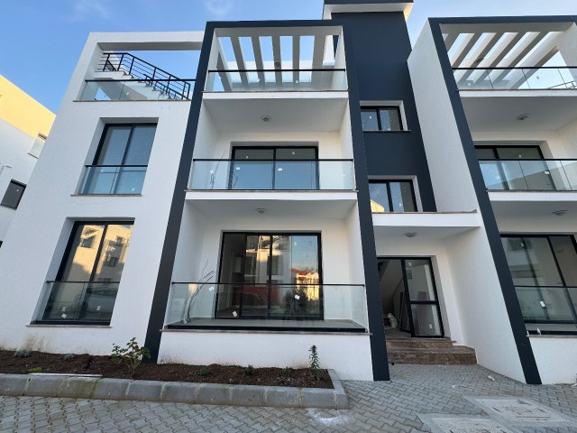 Kyrenia Alsancak Geräumige 2+1 Wohnung