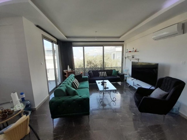 2+1 Furnished apartment in the complex