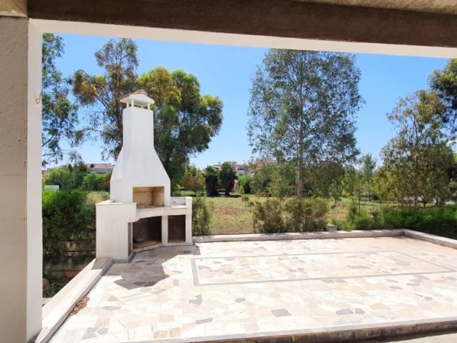 Nicosia Gönyeli Detached Villa on 1340 Square Meters of Land with 3 Floor Permission