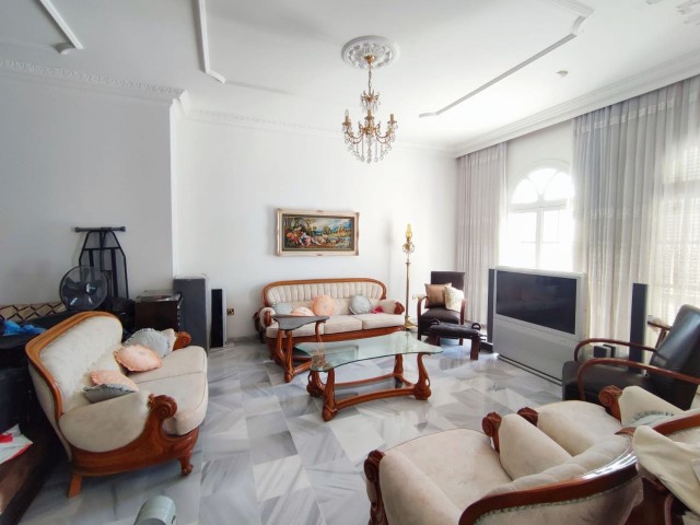 Nicosia Gönyeli Detached Villa on 1340 Square Meters of Land with 3 Floor Permission