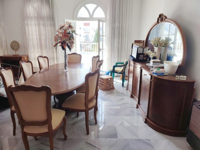 Freistehende Villa in Nicosia Gönyeli auf 1340 Quadratmetern Grundstück mit Genehmigung für 3 Etagen