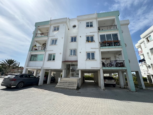3+1 geräumige Wohnung zum Verkauf in Nikosia Ortaköy