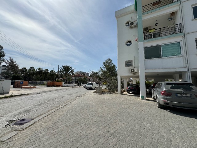 3+1 geräumige Wohnung zum Verkauf in Nikosia Ortaköy