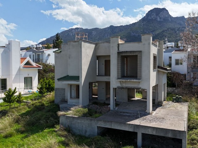 Half-Constructed Land with a Unique View in Kyrenia Çatalköy