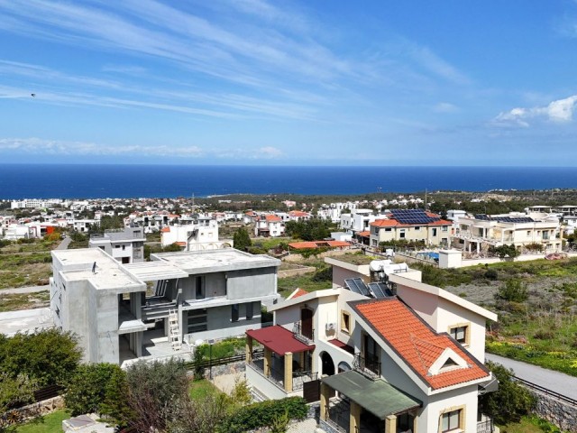 Girne Çatalköy Eşsiz Manzaraya Sahip Yarım İnşaat'lı Arsa