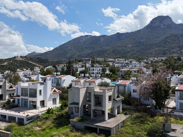 Halbfertiges Grundstück mit einzigartiger Aussicht in Kyrenia Çatalköy