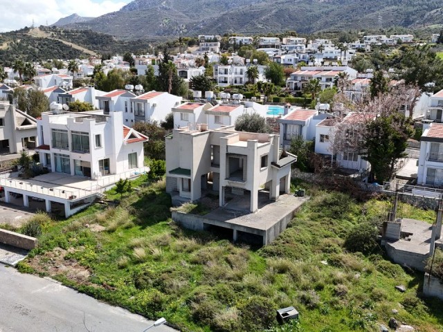 Half-Constructed Land with a Unique View in Kyrenia Çatalköy