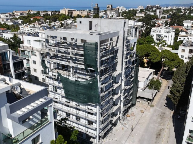 Girne Merkez'de Komple Satılık Apartman