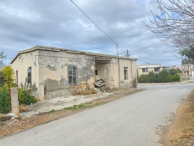 3 GRUNDSTÜCKANMELDUNGEN MIT 2 EVLEK-HÄUSERN ZUM VERKAUF IN YENİERENKÖY!