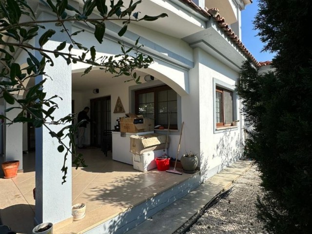 Urgent Sale Villa in Kyrenia Edremit 3+1 with Pool and Indoor Parking