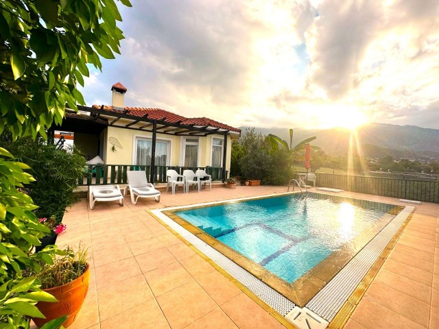 Kyrenia Alsancak 3+1 Villa for Daily Rental with Pool Near Merit Hotels