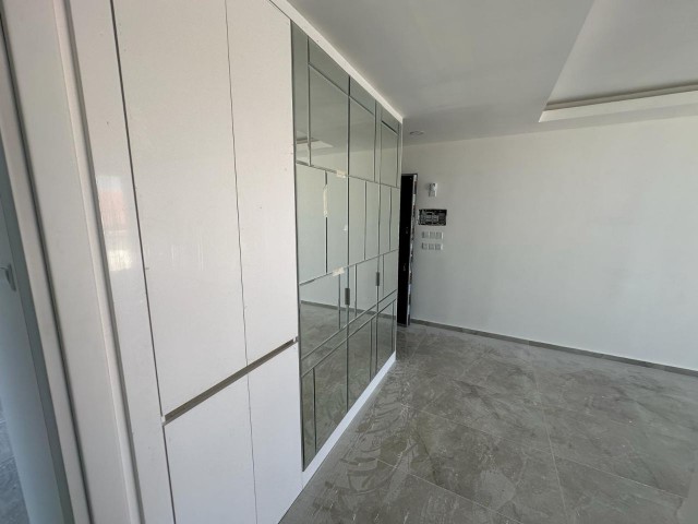 2+1 Wohnung mit neuem Meerblick zum Verkauf im Kyrenia Center