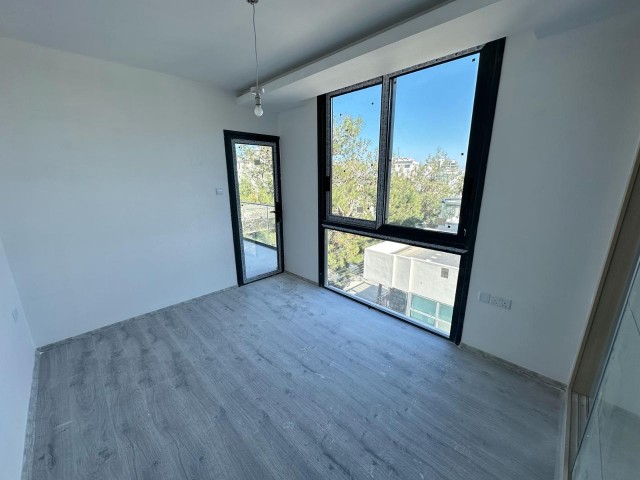 2+1 Wohnung mit neuem Meerblick zum Verkauf im Kyrenia Center