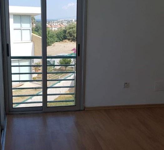 2+1 unmöblierte Villa mit Pool zu vermieten in Kyrenia Doğanköy