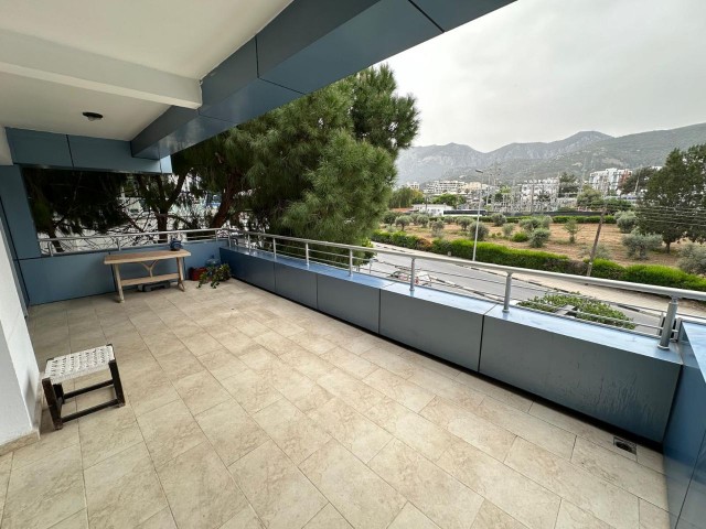 Unmöblierte 3+1 170 m2 Wohnung zur Miete im Kyrenia Center