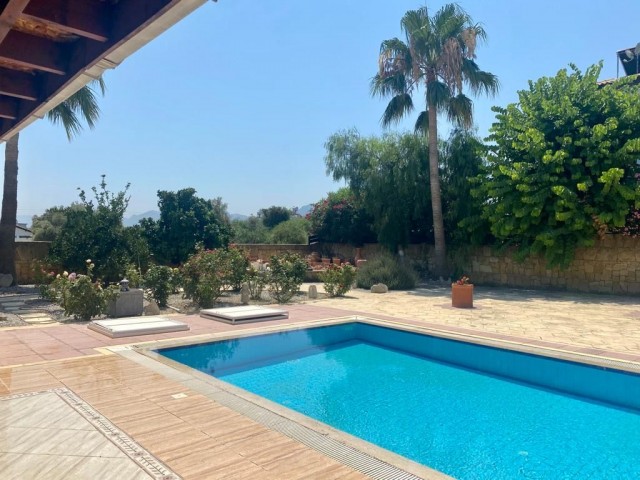 3+1 Bungalow Villa With Private Pool For Sale In Çatalköy, Kyrenia