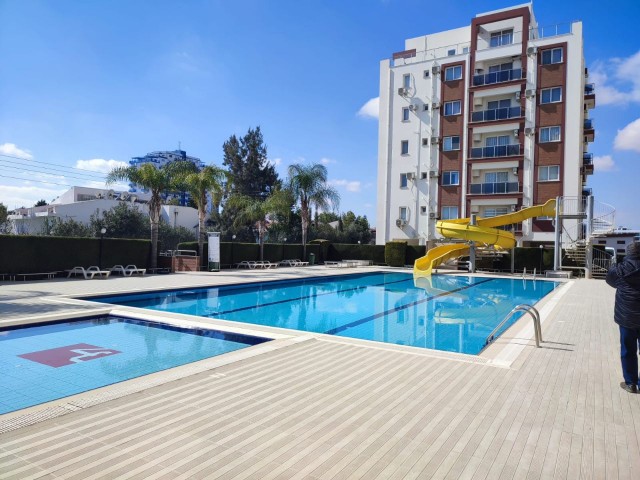 Fertiges Studio-Apartment mit Poolblick im Herzen von Long Beach