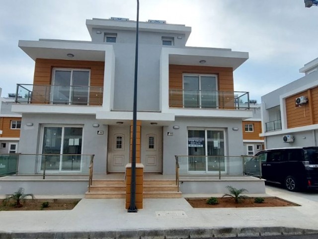 Bargain price, Iskele twin villa triplex 2+1