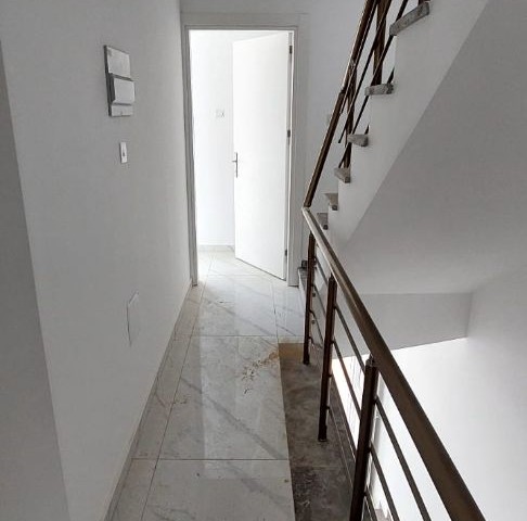 Iskele ikiz villa triplex 3+1(kdv.trafo ödenmiş)