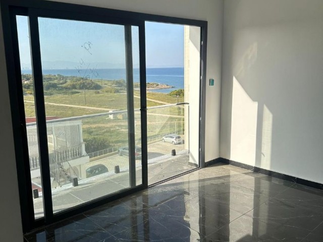 2+1 Smart Houses zum Verkauf in Famagusta Gülseren, 100 m vom Meer entfernt