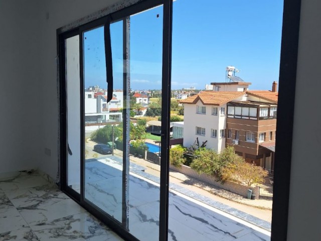 Penthouse 2+1 Lux-Wohnung zum Verkauf in Yeni Bosphorus