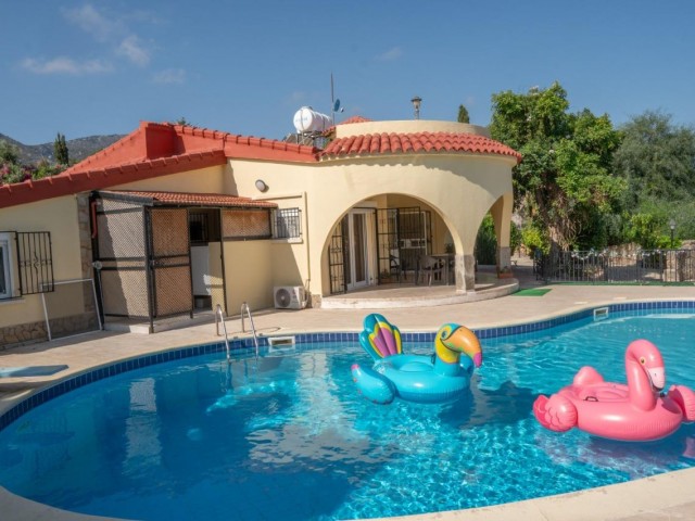 Kyrenia Çatalköy 3+1 Luxury Villa for Short Term Rental