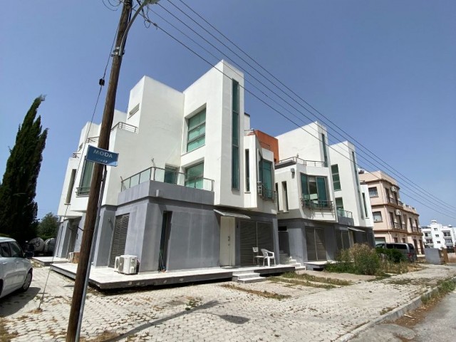 Komplettes Gebäude zum Verkauf im Hamitköy Center in Nikosia