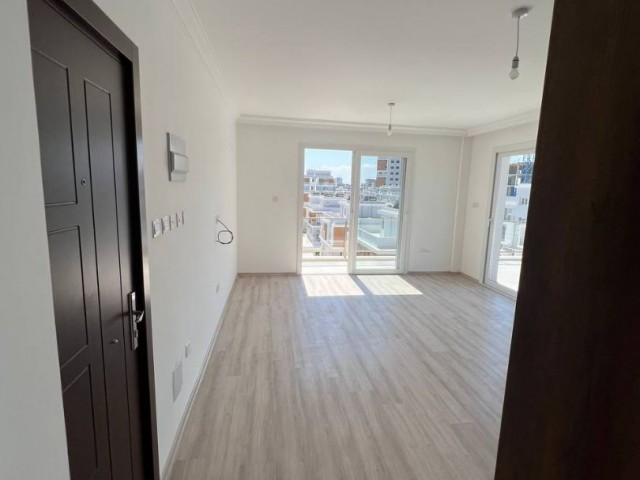 1+1 Luxus-Penthouse-Wohnung zum Verkauf in Long Beach