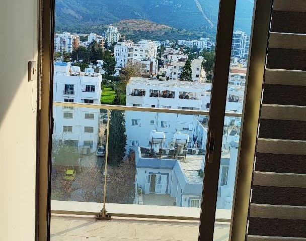 🌟 Girne'nin Göbeğinde 3 Yatak Odalı Lüks Penthouse 🌟