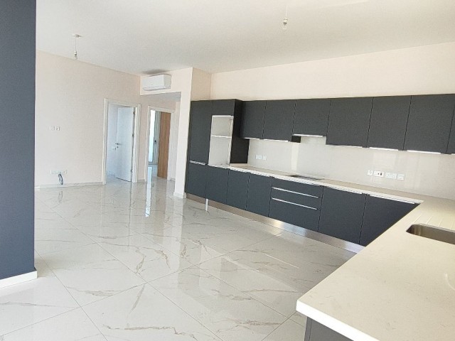 🌟🌟 آپارتمان 3+1 غول پیکر لب دریا، لوکس و کاملا نو در Esentepe!🌟🌟