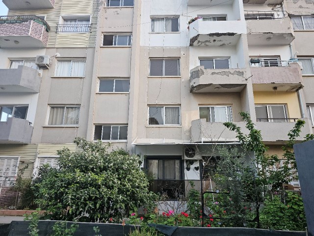 3+1 flat with Turkish title for sale in Gülseren Famagusta