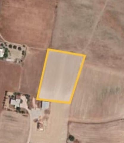 3 acres of land in Dağyolu/GİRNE, in a very nice location, close to the houses, with roads, water and electricity, is for sale.