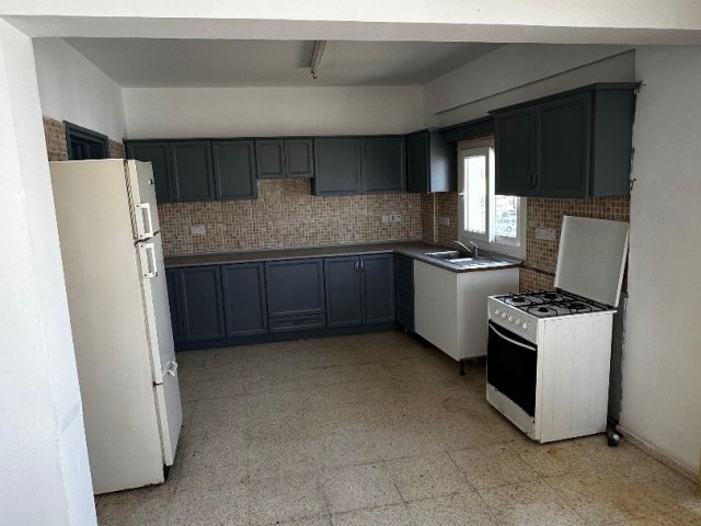 3+1, 130m2 FLAT FOR RENT in Küçükkaymaklı, Nicosia