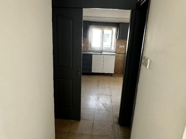 3+1, 130m2 FLAT FOR RENT in Küçükkaymaklı, Nicosia