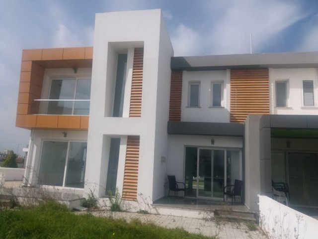 şok fiyat !!!!gazimağusa  saklıkentte  tüm vergileri , trofo katkı payı ödenmiş satılık 3+1 ikiz villa -habibe çetin 05338547005